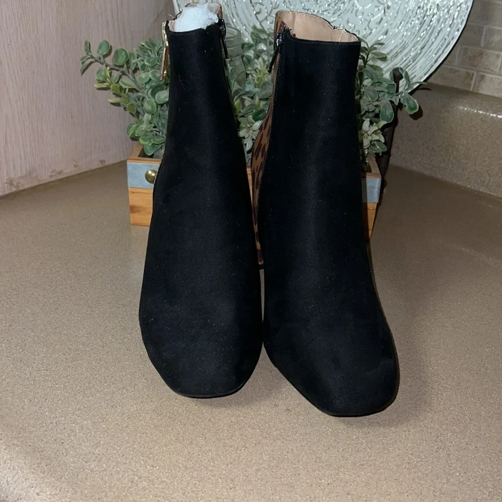 Journee Sarah Collection Black Animal Print Two Tone Ankle Boots NWOT - Picture 6 of 13